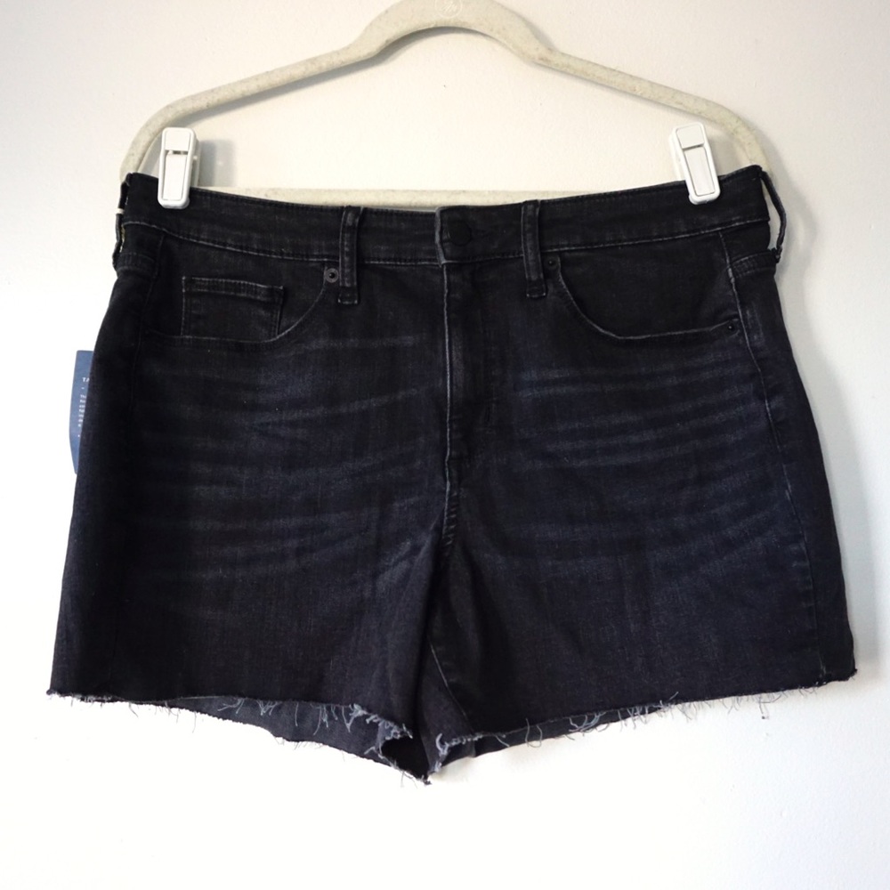 UNIVERSAL THREAD| Dark Denim Shorts (Size 12)